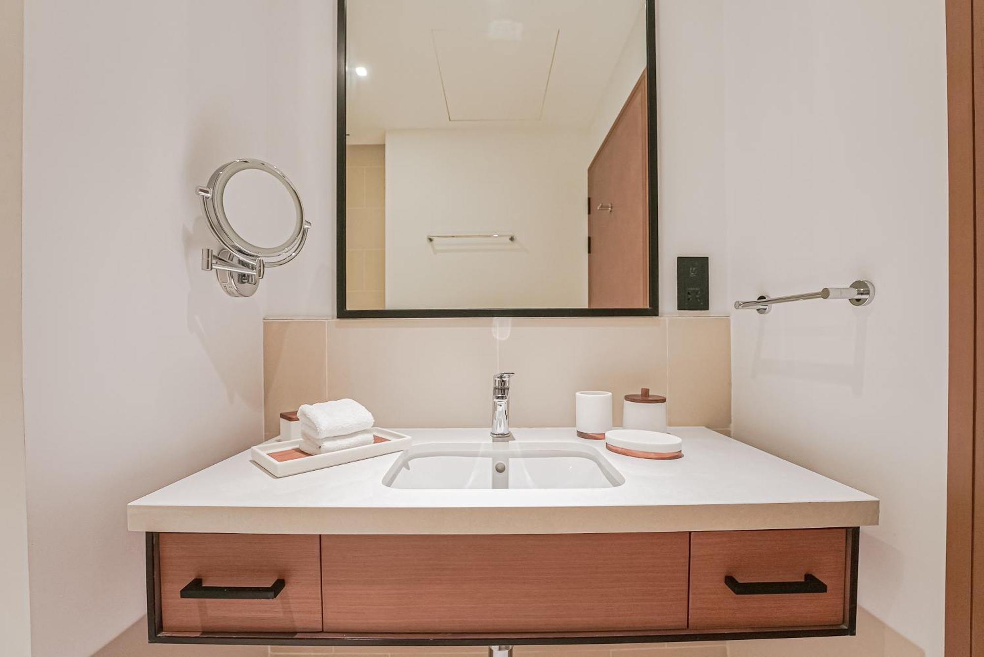 Modern 2Br High Floor Haven In Vida Dubai Marina Lägenhet Exteriör bild