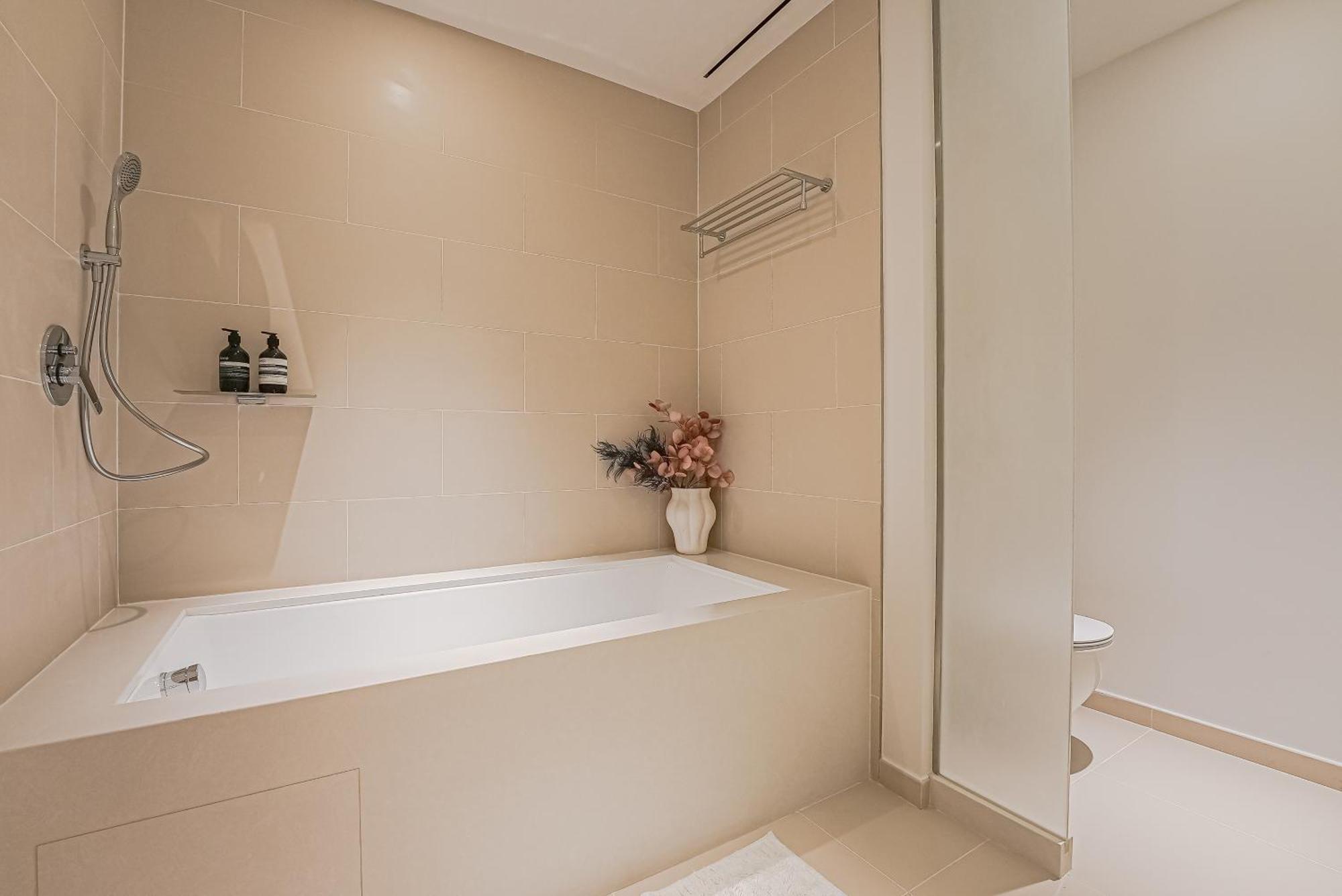 Modern 2Br High Floor Haven In Vida Dubai Marina Lägenhet Exteriör bild